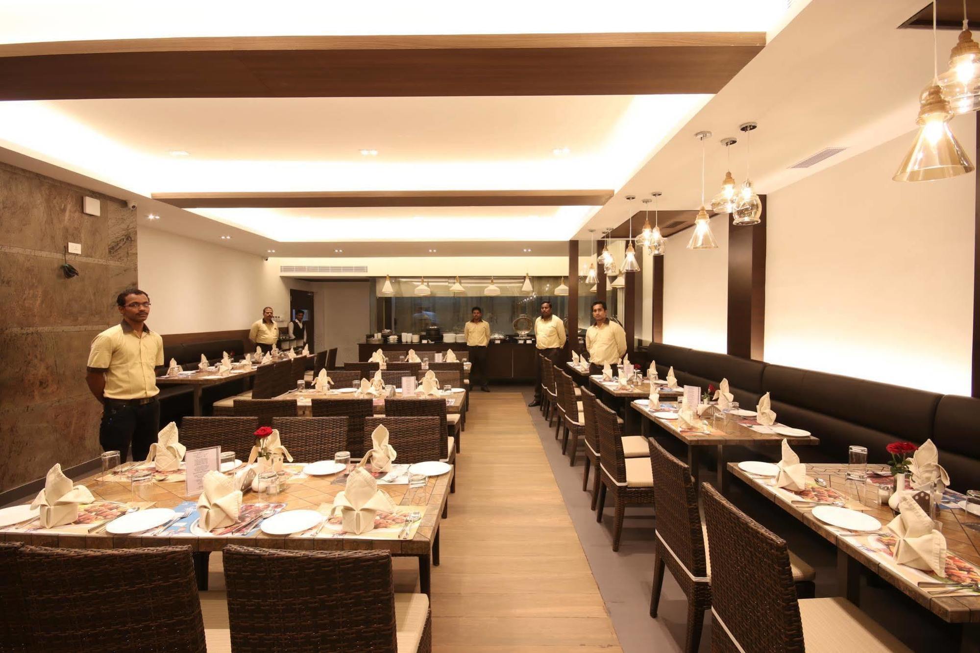 Khanna Fiesta Веллуру Екстер'єр фото